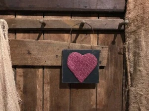Primitive Heart Peg Hanger Grubby Old Quilt Homestead Door Keep Valentine's Day - Picture 1 of 12