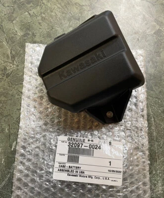 Kawasaki KFX450R 2008-2014 cubierta superior de caja de batería original OEM 32097-0024 Foto 1 de 4