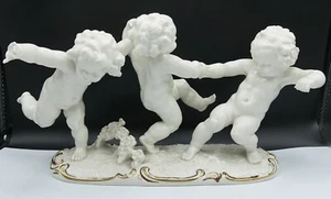 LARGE HUTSCHENREUTHER FIGURAL PUTTI DANCING PORCELAIN GROUP SIGNED BY K. TUTTER - Picture 1 of 14