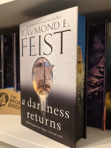 A Darkness Returns by Raymond E. Feist ✨ BROKEN BINDING, SPRAYED EDGES, SIGNED - Picture 1 of 7