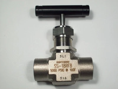 Swagelok Stainless Steel SS-18RF8 Integral Bonnet Needle Valve 1/2" NPT - Image 1 of 3