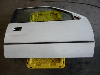 Geo Metro Front Passenger Right Door with glass and window regulator white xfi - Image 1 of 4