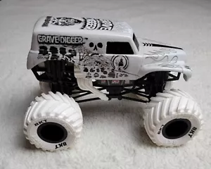 Monster Jam Grave Digger White Monster Truck Collector Die-Cast Vehicle 1:24 - Picture 1 of 10