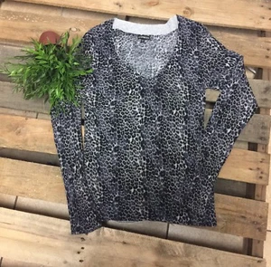 Express Gray/ Black Scoop V Neck Lighweight Sweater Cheetah Print Woman’s M - Picture 1 of 6