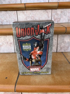 Union Jack Bowen Designs Mini Bust Statue Marvel Captain America #116/2500 - Image 1 of 2