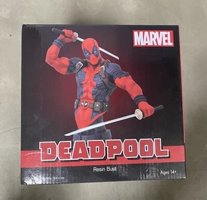 Diamond Select Marvel Deadpool 1/7 Scale Resin Bust Sealed - Picture 1 of 13