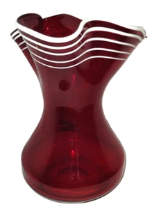 Ruffled Red Glass Vase Art Deco Hand Blown Nice! - Picture 1 of 14