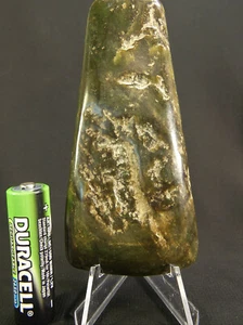 Neolithic Chinese Jade Yue Axe Head Amulet with Large Fire Breathing Dragon - Picture 1 of 5