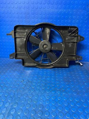 Conjunto de ventilador de refrigeración Saturn serie S 1998-2002 OEM 22136898 Foto 1 de 2