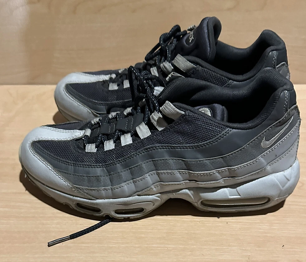 靴 NIKE AIR MAX 95 ESSENTIAL Wolf Grey 27.5 Nike Air Max 95 Essential Wolf Grey White Sneaker 749766-037 Men's