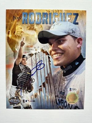 Ivan Rodriguez Signed / Autographed Florida Marlins 8x10 Photo - Beckett COA - Image 1 of 2