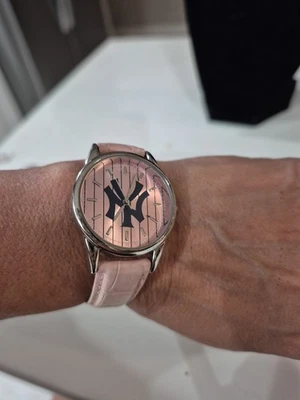 2007 NY YANKEES Game Time LADIES MLB PINK WATCH MLB NEW AND WORKING - Image 1 of 4