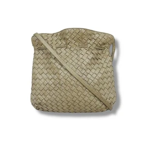 Mini Bolso de Hombro Bottega Veneta Beige Intrecciato Cuero Cordón Bolsa Usado - Imagen 1 de 24