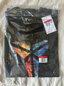 Nike Kobe Bryant T-Shirt 'What The' Kobe 8 Black Size Large HJ3422-010 VIII 2025 - Picture 1 of 3