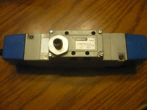 New Numatics I12BB500RP60V61 ISO1 UNIT 4 PIN MICRO CONN.-ISO Valve DAMAGED - Picture 1 of 7