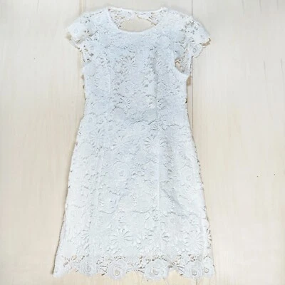 Nuevo sin etiquetas Mini Vestido Lulus Romance Language Blanco Sin Espalda Encaje Para Mujer’s Mangas M Cap Foto 1 de 4