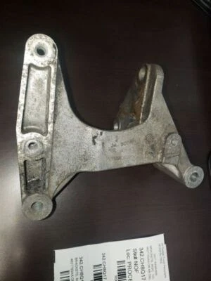 2017 RAM5500 6.7L 柴油双替代支架。 部件编号 4627793AA — 第 1/4 张图片