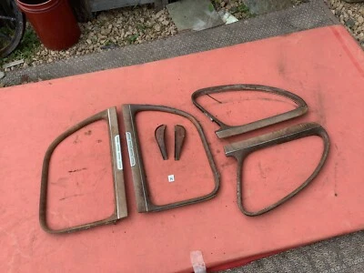 Chevrolet Special Deluxe 1941 4 puertas interior decoración molduras. Juego original. Foto 1 de 4