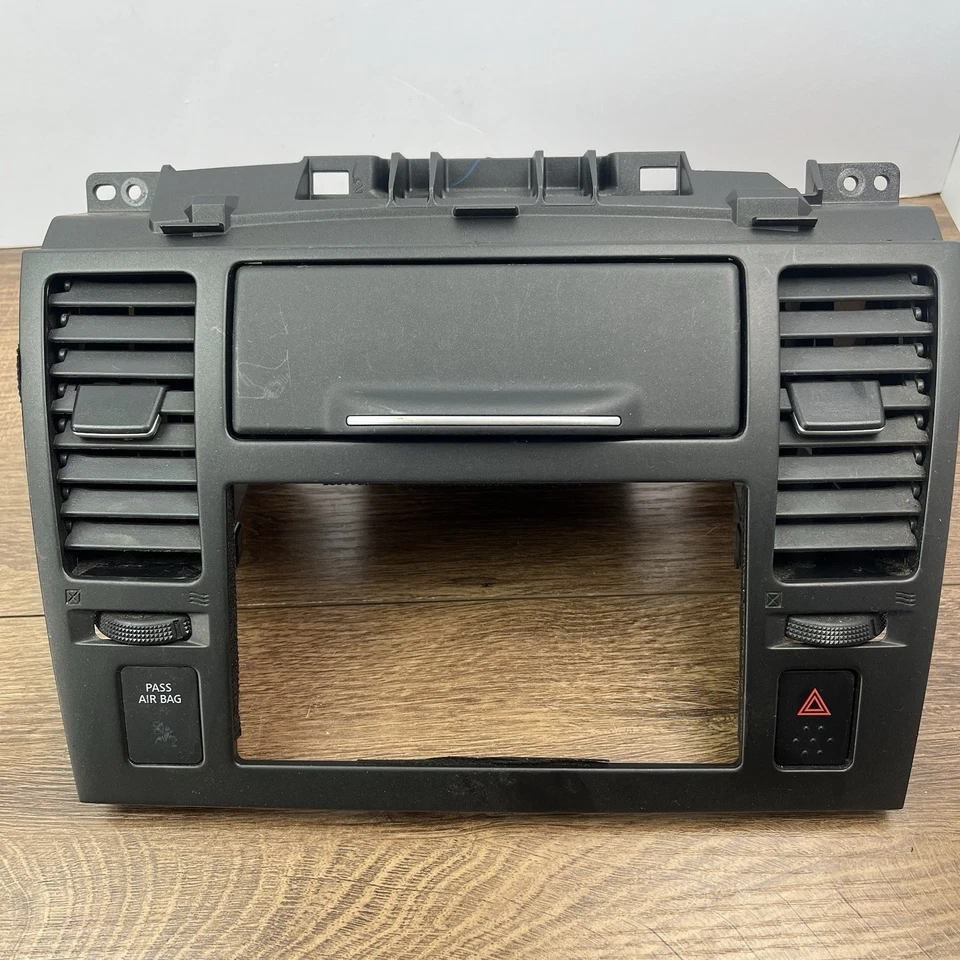 2007-2012 Nissan Versa Dash Radio Trim Bezel Hazard Button OEM P10381A29S40 - Image 1 of 4