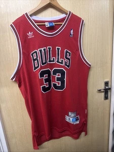 NBA Adidas Chicago Bulls Jersey XL +2 Scottie Pippen #33 Hardwood Classic 95-96 - Picture 1 of 9