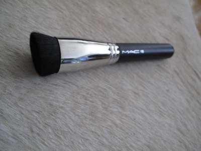 MAC #  Make up Pinsel # No 196 # Flat Foundation Brush # NEU - Bild 1 von 4