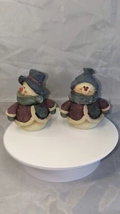 Set Of 2 4.25" Tall Whimsical Resin Snowmen In Coats And Scarves TRINKET BOXES - Picture 1 of 11