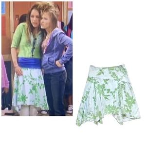 ¡Armario ASO Hannah Montana! ¡Falda floral verde de Miley! Temporada 1, Episodio 23 - Imagen 1 de 12
