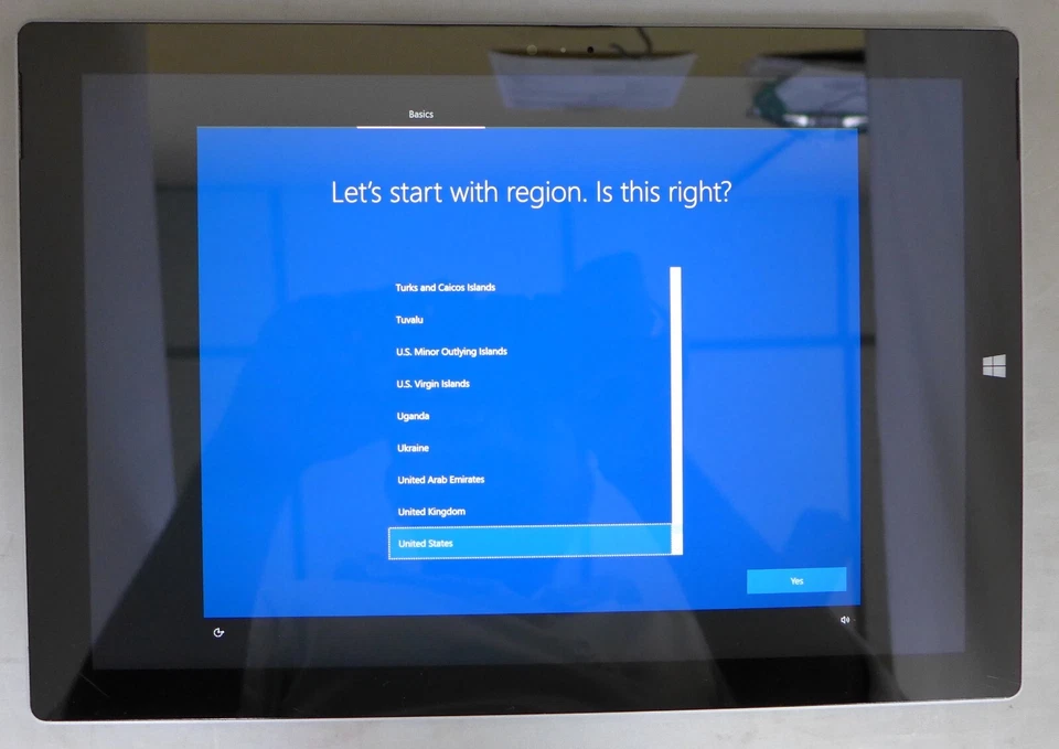 Microsoft Surface pro 3, 13", Silver, 1631, i5, 8GB, 256GB- Touch doesn't work - Image 1 of 4