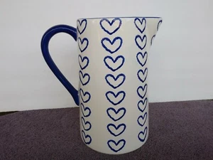 Jarra Two Bears Pottery Loving Hearts azul blanco 8,75" - Imagen 1 de 4
