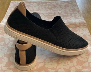 Ugg Women’s Sammy Chevron Sneaker (Flats) - Bild 1 von 12