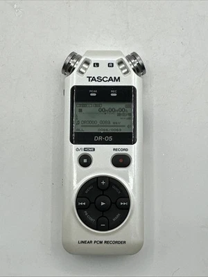 TASCAM DR-05 Stereo Handheld Digital Linear PCM Recorder. Powers Up - Image 1 of 4