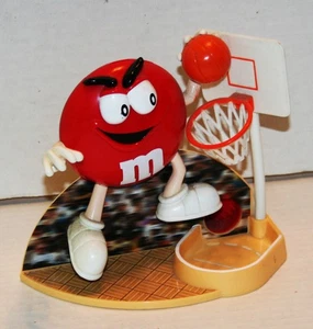 Red Jammin' Basketball 1999 Vintage 5" Chocolate M&M Collectible Candy Dispenser - Bild 1 von 3