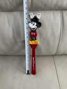 Rascador trasero de Mickey Mouse de colección Walt Disney World Castillo de Cenicienta - Imagen 1 de 6