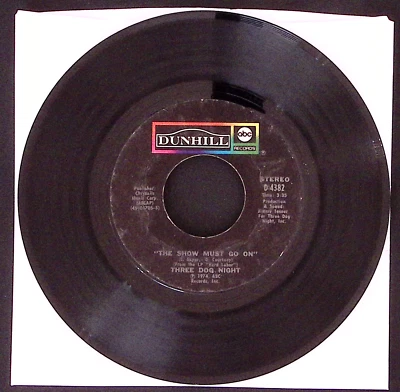 THREE DOG NIGHT THE SHOW MUST GO ON/ON THE WAY BACK HOME VINYL 45 VG 39-13 - Image 1 of 2