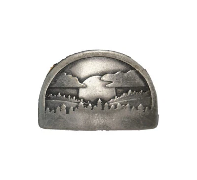 Raro Indiana Metal Craft 1977 Rising Sun Forest Nube Cinturón Hebilla Hecho en EE. UU. Foto 1 de 3