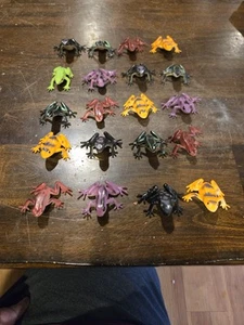 20 TOY Frog Figures (6 Spieces) - Picture 1 of 13