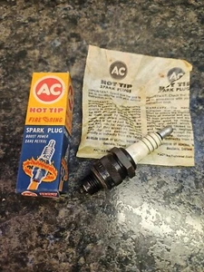 Vintage NOS AC Hot Tip Fire Ring Spark Plug 45S NOS (lot 309) - Picture 1 of 5