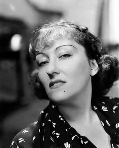 Gloria Swanson - Star Portrait Poster - Picture 1 of 1