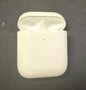 Apple AirPods 2nd Geneneration A2862 Wireless Charging Case Tested w Serial # - Picture 1 of 2