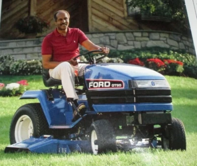 *Folleto de ventas de tractor de césped y jardín Ford New Holland GT65 GT75 GT85 GT95 1994 Foto 1 de 3