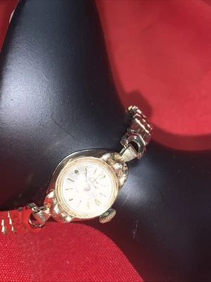 Reloj Pequeño Cóctel Vintage Damas Waltham 17 Joyas Mecánico Tono Dorado Funciona Foto 1 de 4