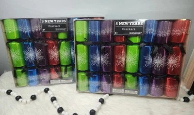 Christmas New Years Eve Holiday Crackers Party Favors *NEW* Two Packs 16 Total - Image 1 of 4