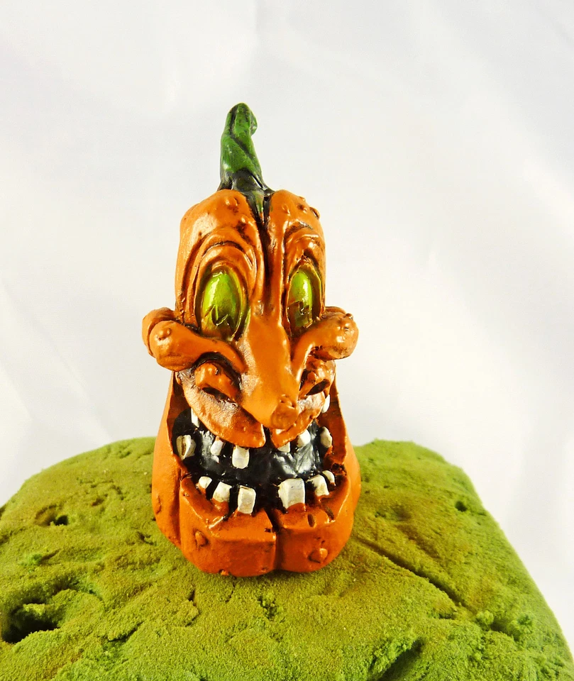 Scary Jack O Lantern Pick Pumpkin Go 17657 Miniature Fairy Garden Dollhouse