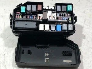 Honda Civic 2016 MK9 1.8 gasolina caja de fusibles placa de relé caja de fusibles/2012-17 - Imagen 1 de 8