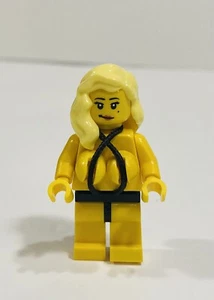 LEGO Girl Female Minifigure String Bikini, bathing suit, Blond Hair, Red Lips - Picture 1 of 2