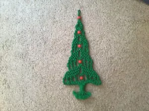 Vintage Green Macrame Christmas Tree Wall Hanging Red Wooden Beads - Picture 1 of 9
