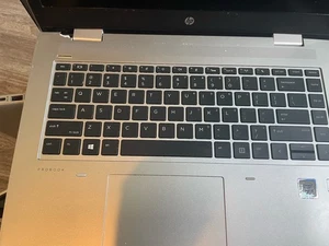 HP ProBook 640 G4 14" (256 GB SSD, Intel Core i5 8. generacji, 1,6 GHz, 8 GB) Win 10 - Zdjęcie 1 z 10