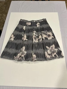 Antonio Melani Womens Skirt Size 8 Gray With Pink Flowers #0123 - Picture 1 of 12