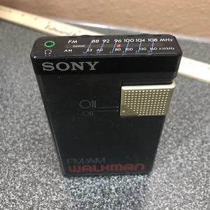Vintage Sony SRF-19W Walkman FM AM Radio Clip Tested Working - Picture 1 of 10