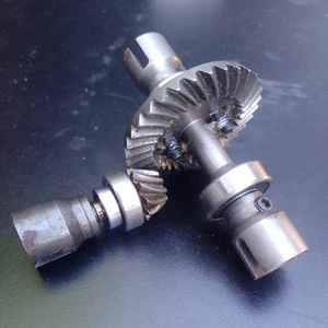 MCD Evo 03 Front Locked Helicoild Diff Set. . In excellent Condition. see pics - Picture 1 of 5